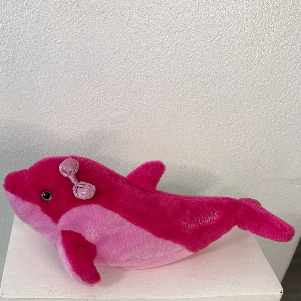 SeaWorld-Pink Plush Dolphin Toy
